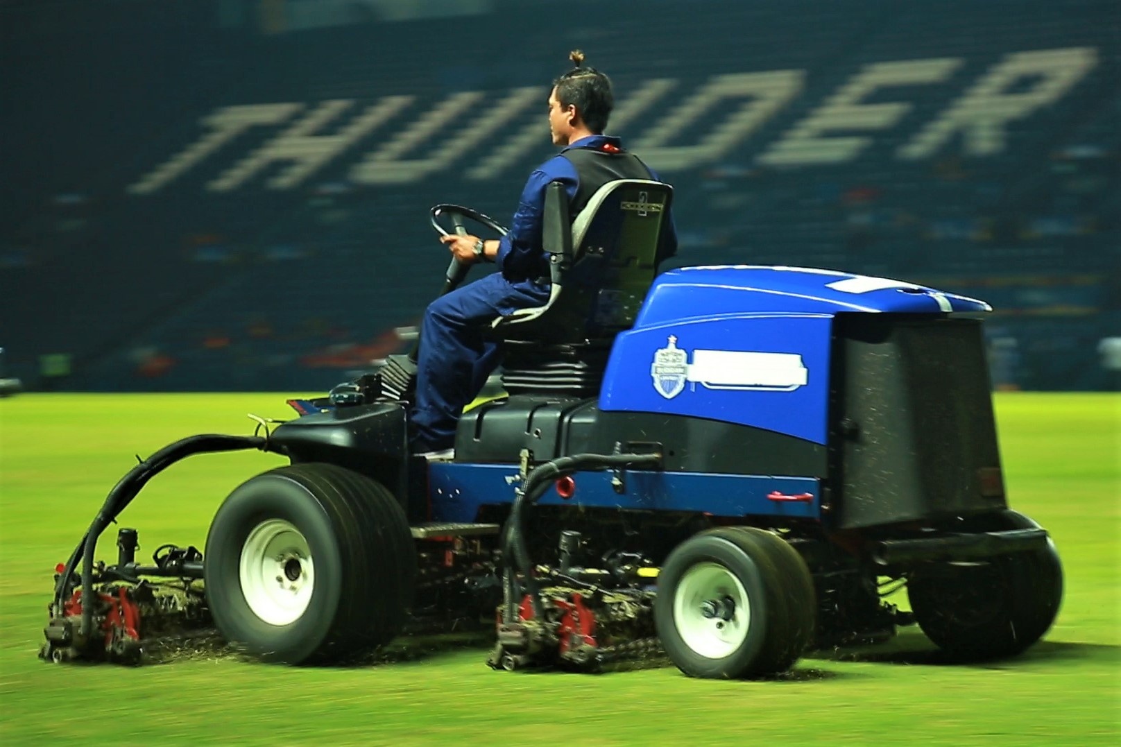 Mat san Buriram duoc cham soc truoc tran dau cua U23 Viet Nam hinh anh