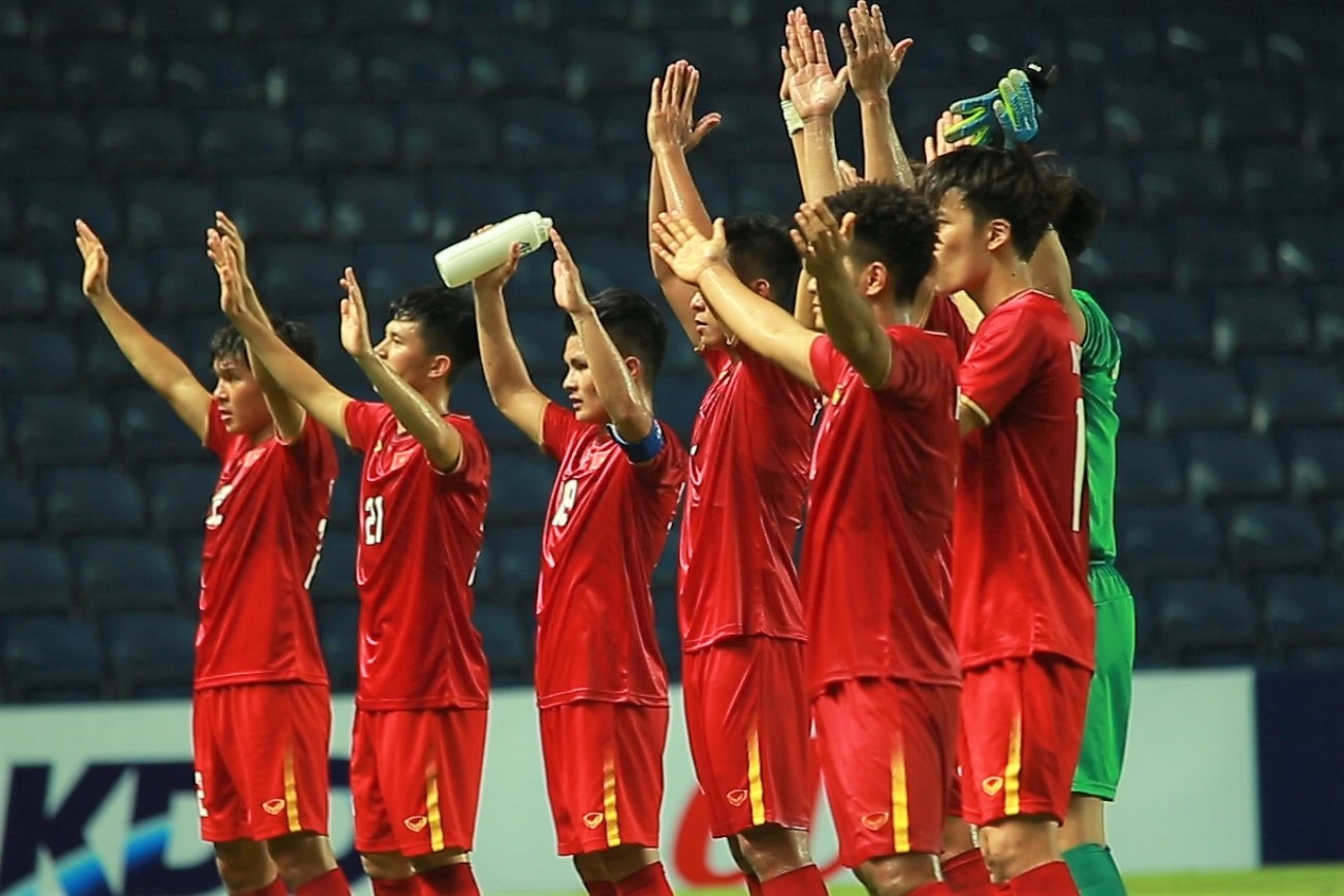 U23 Viet Nam vo tay kieu Viking tri an khan gia hinh anh