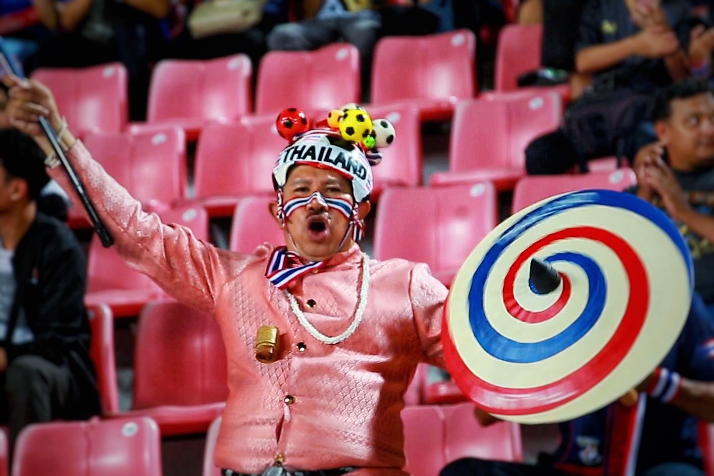 ‘Cac doi bong thi dau trung thuc, VAR la san pham tuyet voi’ hinh anh