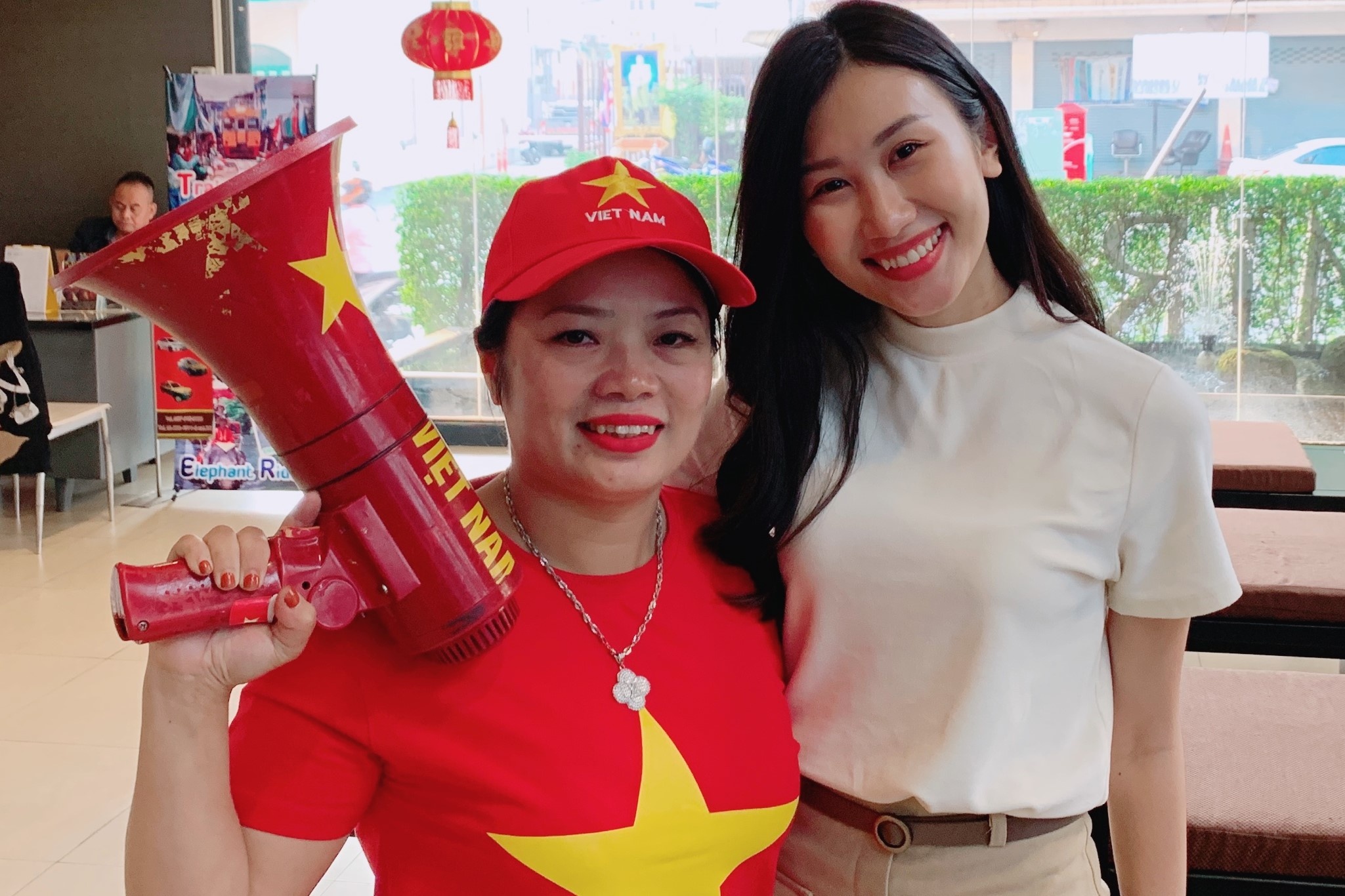 Chia se cua nu CDV hat 'Bay len troi la bay ra ngoai' hinh anh