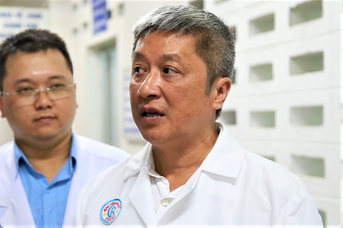 Thu truong Bo Y te: 'Cach ly nguoi nghi nhiem nCoV can quyet liet' hinh anh