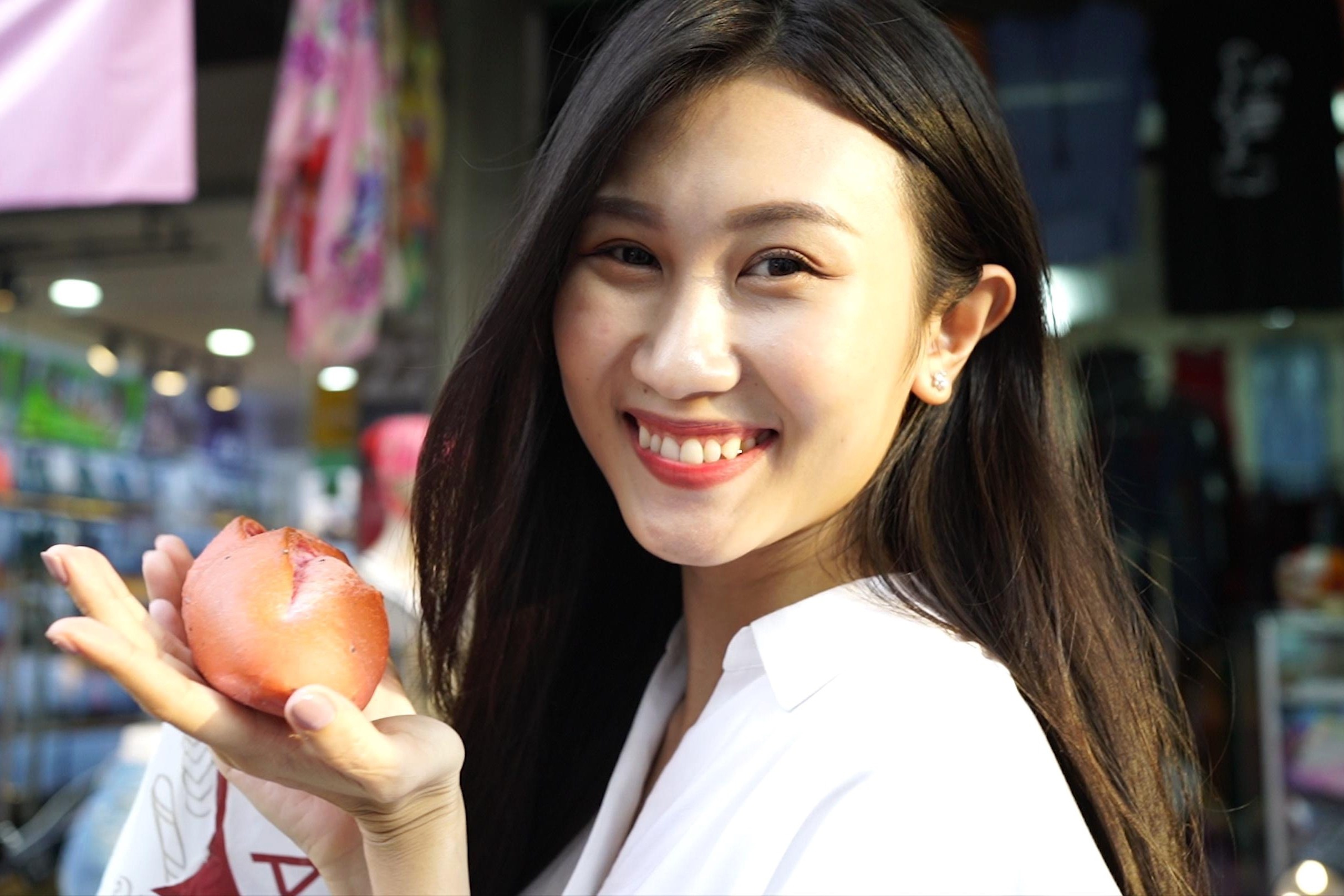 Di an banh mi thanh long o TP.HCM hinh anh