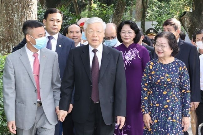 Tong bi thu dang huong tuong niem Chu tich Ho Chi Minh hinh anh