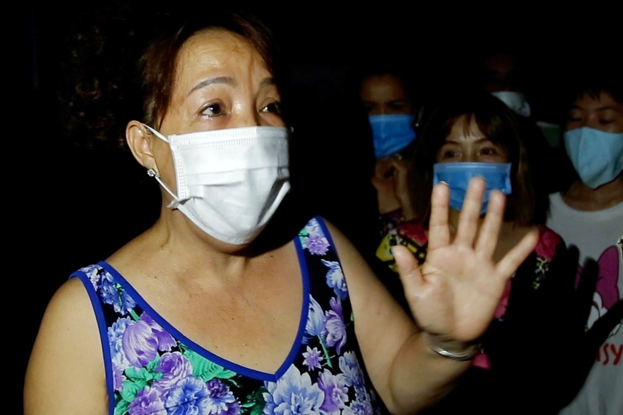 '3 dua nho om nhau nhung khong the thoat than' hinh anh