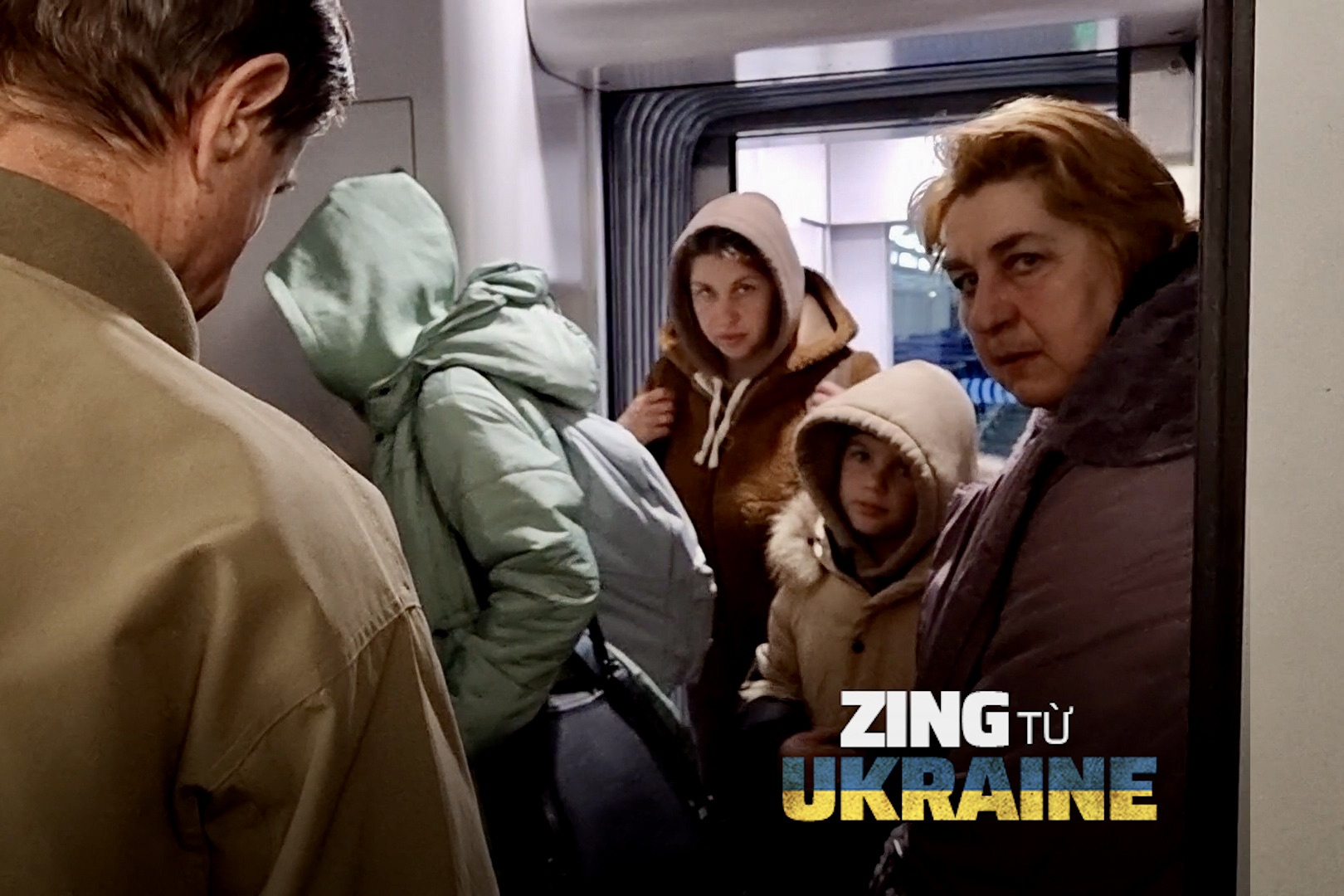 Nhung nguoi Ukraine di tau nguoc ve chien truong Kyiv hinh anh