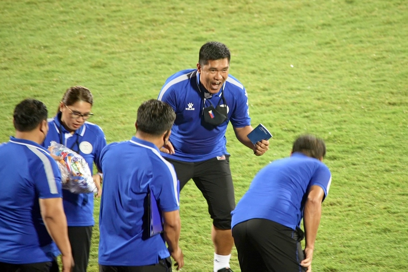 U23 Philippines om nhau an mung sau tran hoa voi U23 Viet Nam hinh anh