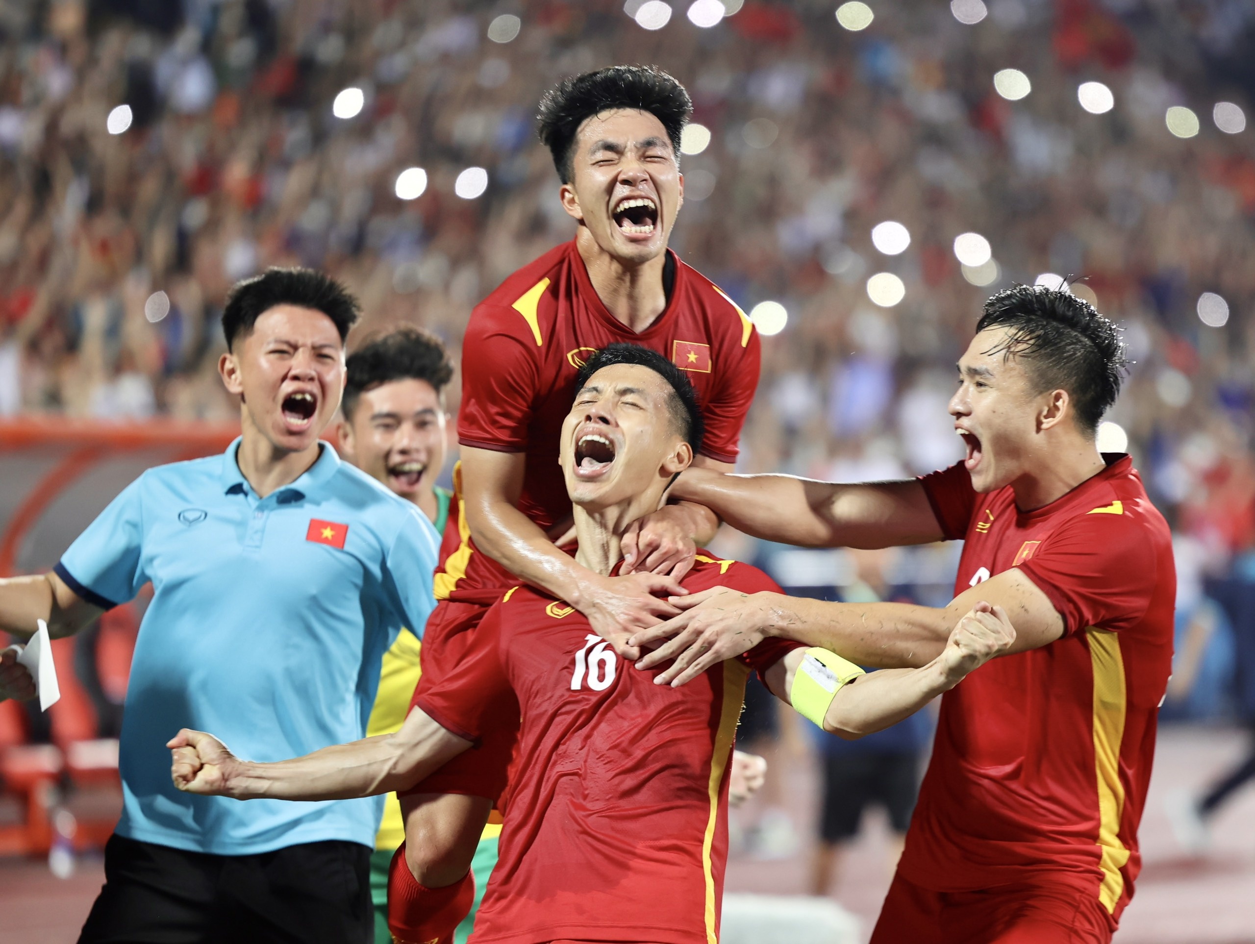 Man an mung cam xuc cua U23 Viet Nam khi Hung Dung ghi ban hinh anh