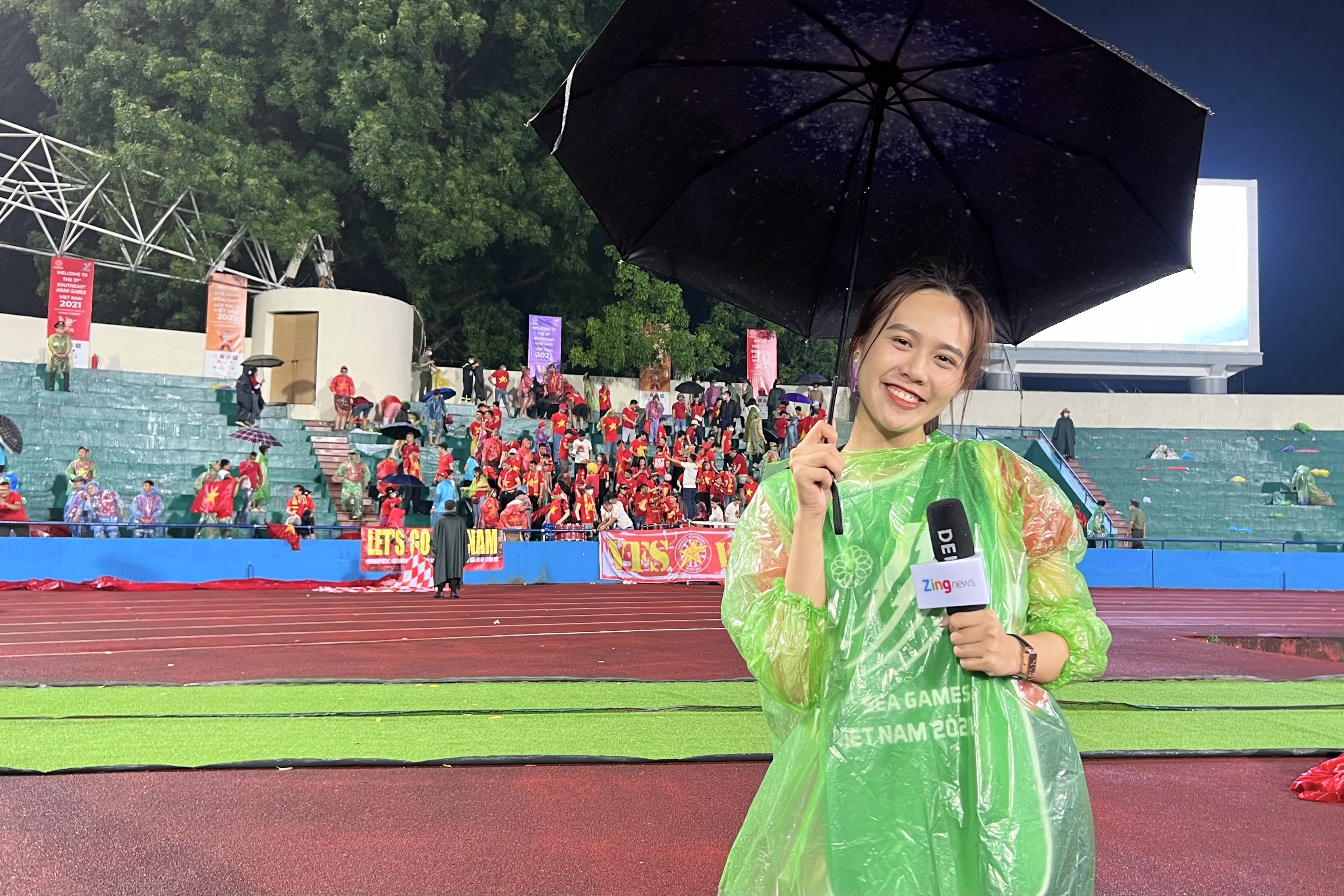 U23 Viet Nam an mung cung CDV trong mua hinh anh