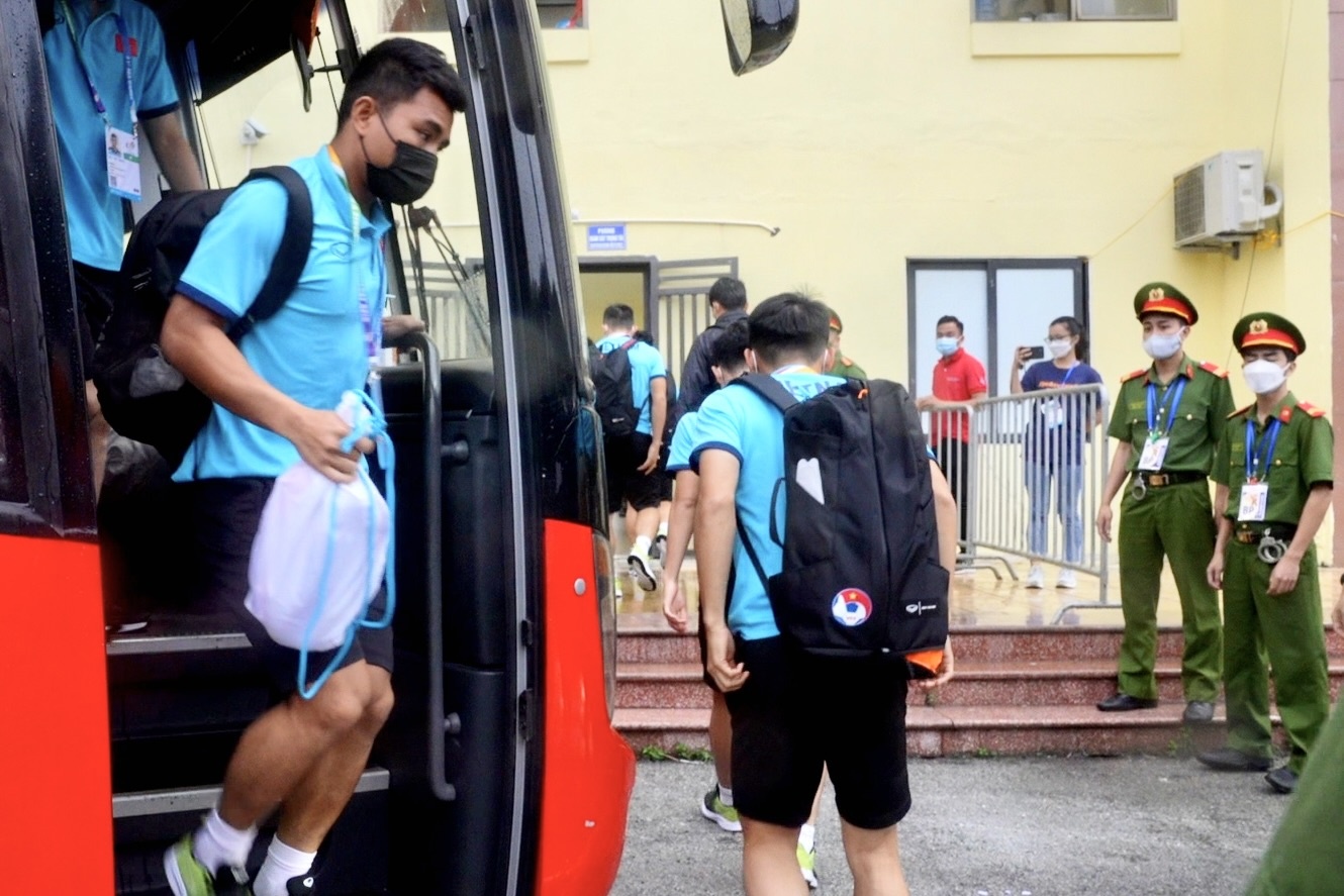 CDV vay kin khi U23 Viet Nam den san Viet Tri hinh anh