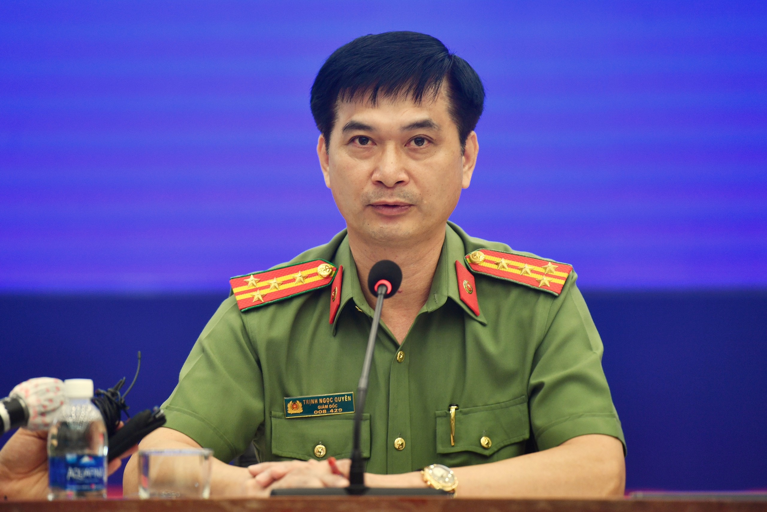 Giam doc Cong an Binh Duong mo ta ben trong quan karaoke bi chay hinh anh