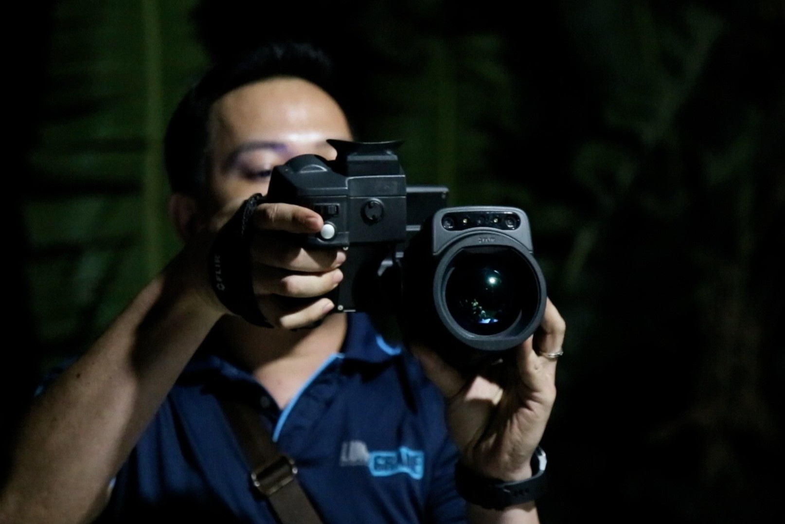 Doi tinh nguyen vien ho tro cuu nan be trai 10 tuoi o Dong Thap hinh anh