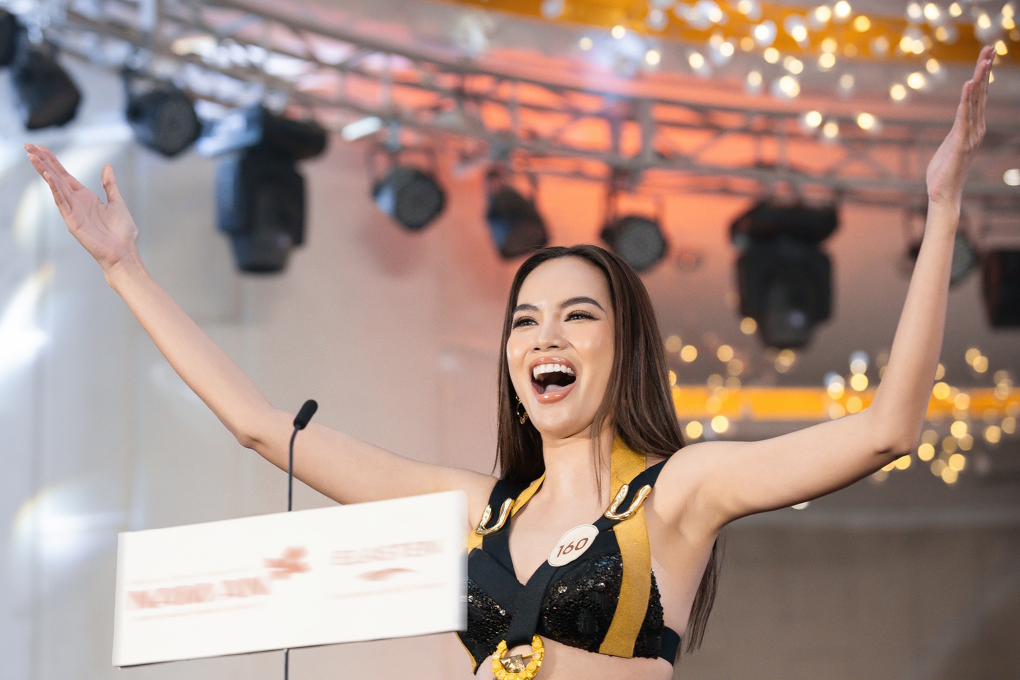 Man ho ten hai huoc cua thi sinh Miss Grand Vietnam 2023 hinh anh