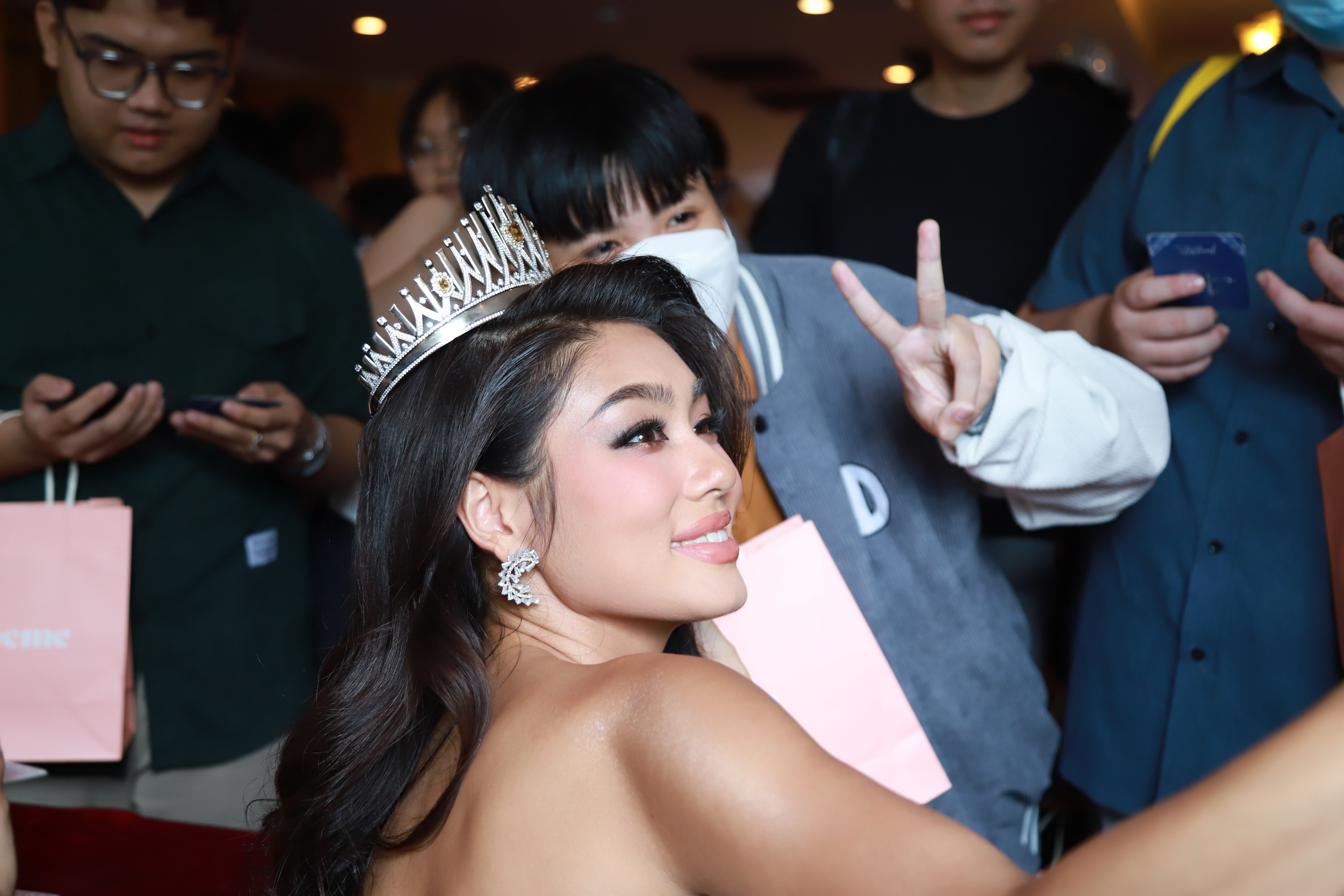 A hau Thao Nhi Le: 'Toi va DJ Wukong la ban be' hinh anh