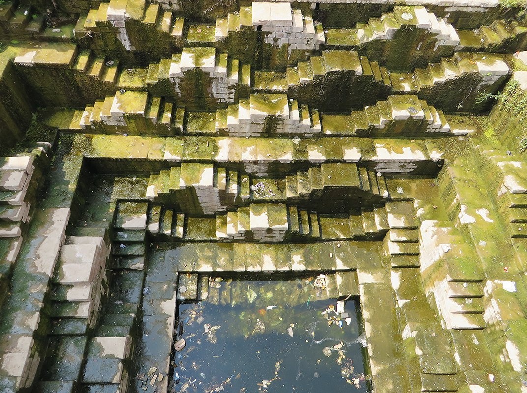 Gieng bac thang anh 2