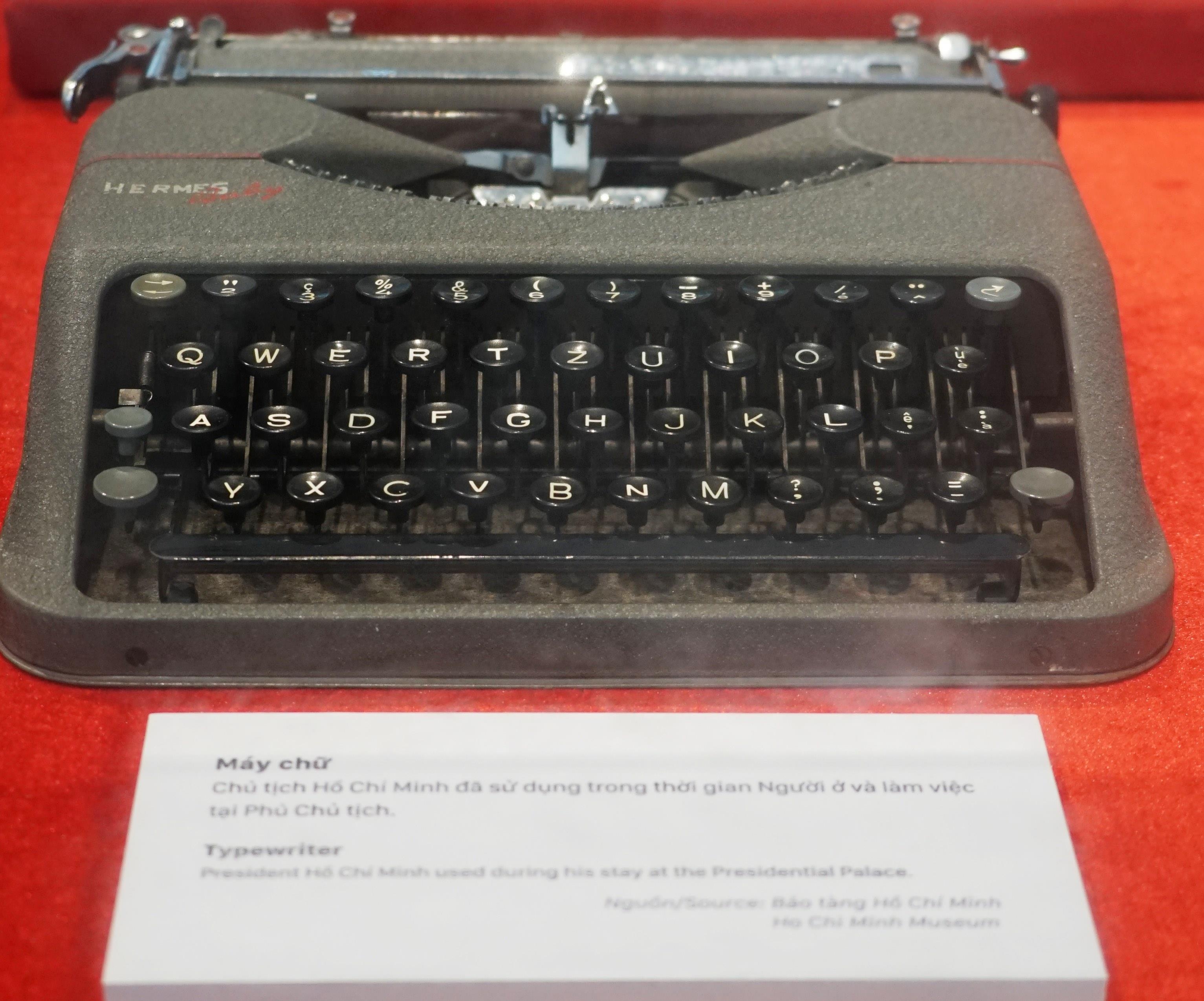 Hien vat quy ve Di chuc cua Chu tich Ho Chi Minh hinh anh