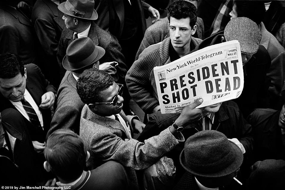 Huyen thoai nhiep anh,  Lang giai tri My,  Showbiz the ki 20,  bieu tuong am nhac,  Jim Marshall,  Show me the Picture anh 2