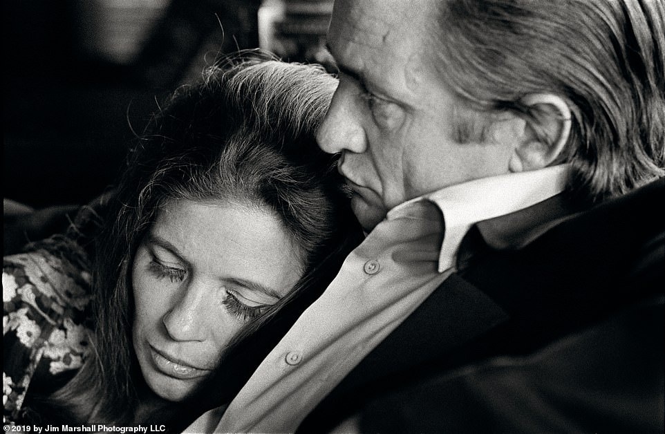 Huyen thoai nhiep anh,  Lang giai tri My,  Showbiz the ki 20,  bieu tuong am nhac,  Jim Marshall,  Show me the Picture anh 3