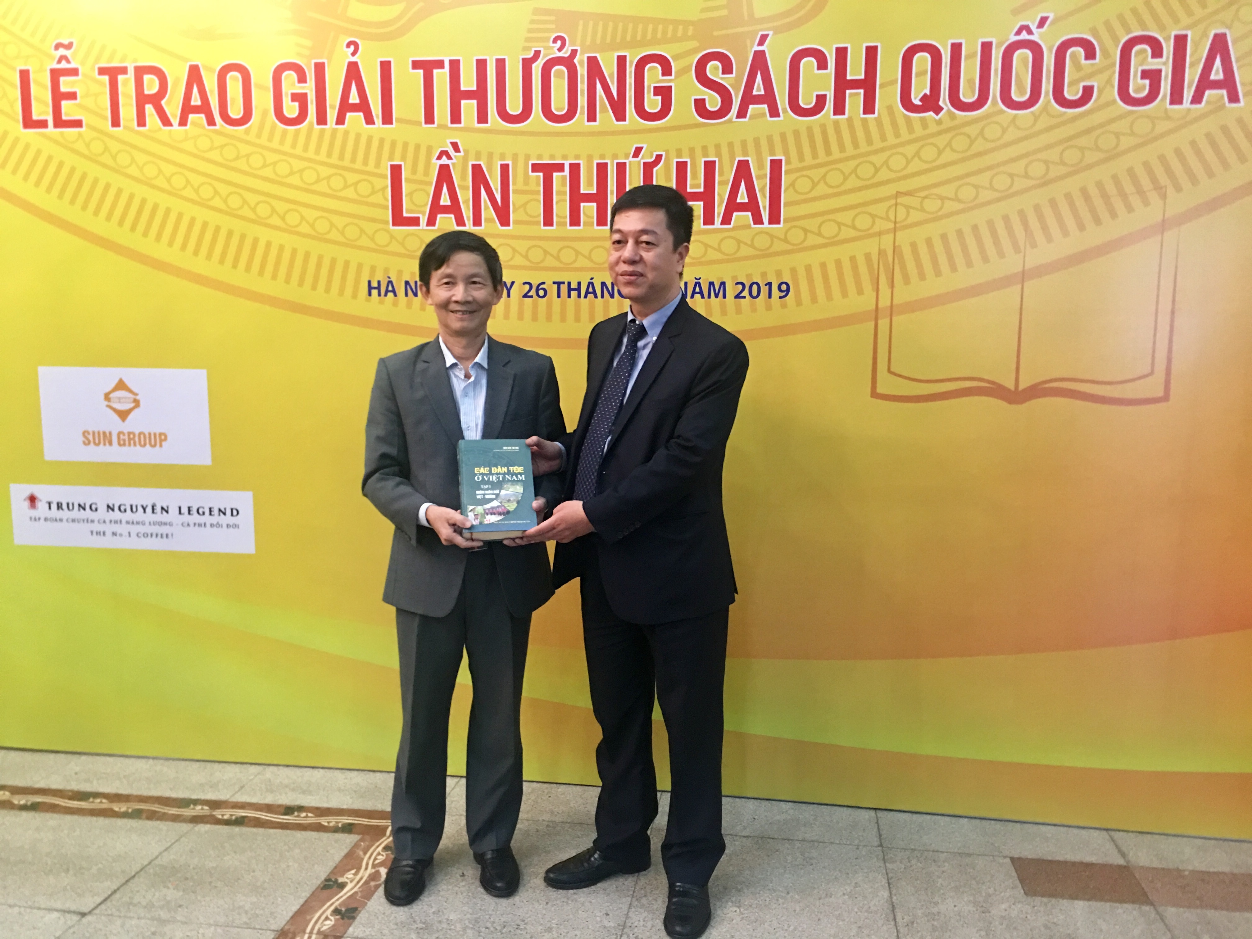 Giai Sach Quoc gia 2019; Thuc vat Chi Viet Nam; Phac hoa Nghe; Cac dan toc o Viet Nam anh 2