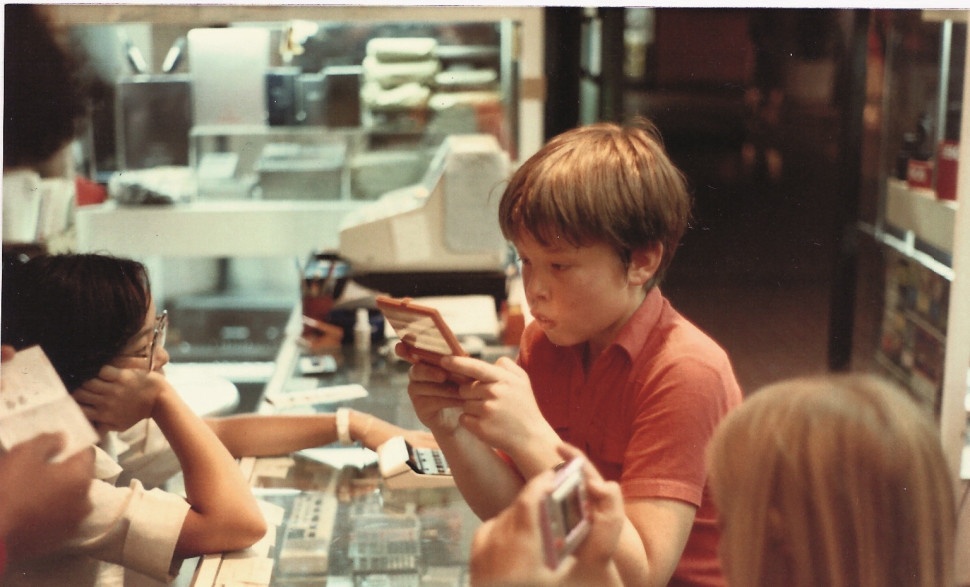 Nguoi me sieu mau tiet lo su ‘day thi’ ngoan muc cua ty phu Tesla hinh anh