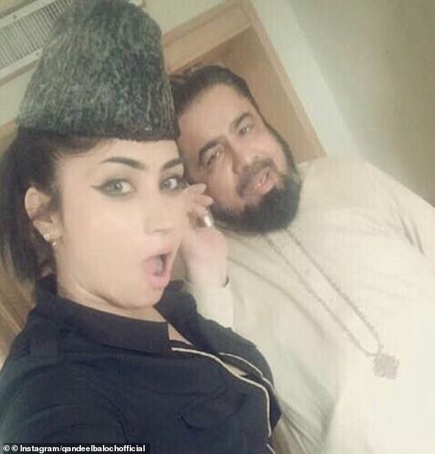 Kim Kardashian Pakistan; Hanh quyet danh du; Phu nu Hoi giao; Ngoi sao mang xa hoi anh 3