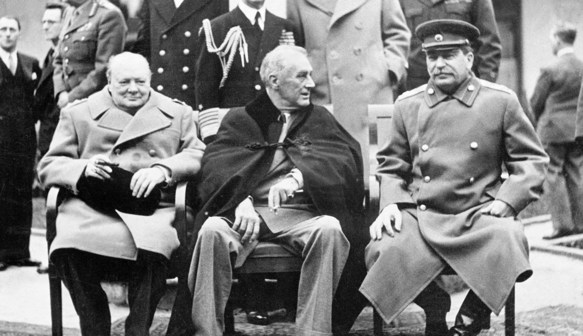 Loat bi mat tinh bao kich tinh chua tung duoc giai ma tu The chien 2 hinh anh