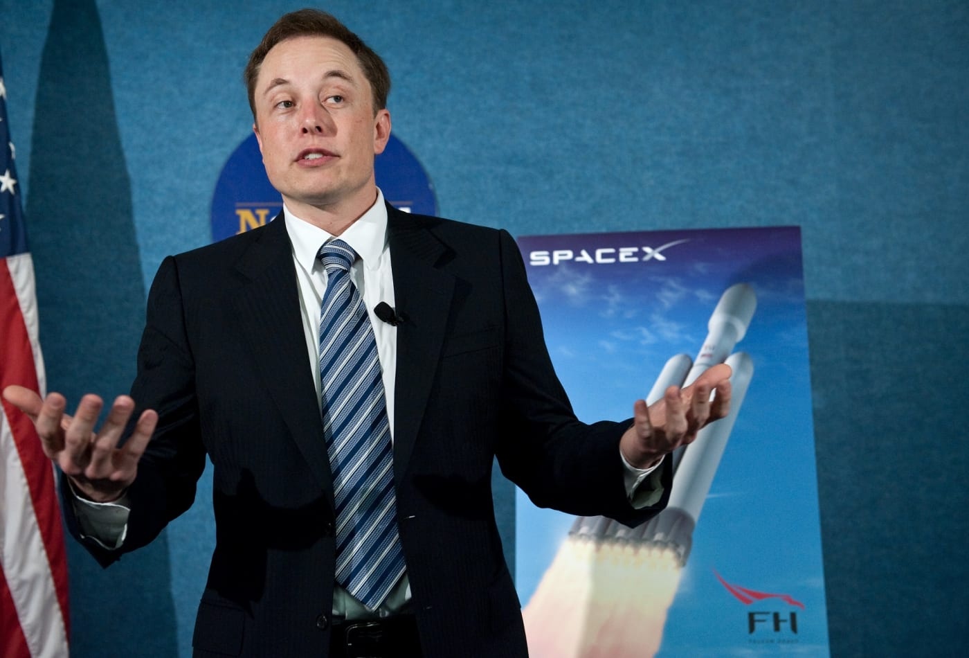 Nguon con thoi thuc ty phu Elon Musk tao nen de che SpaceX hinh anh