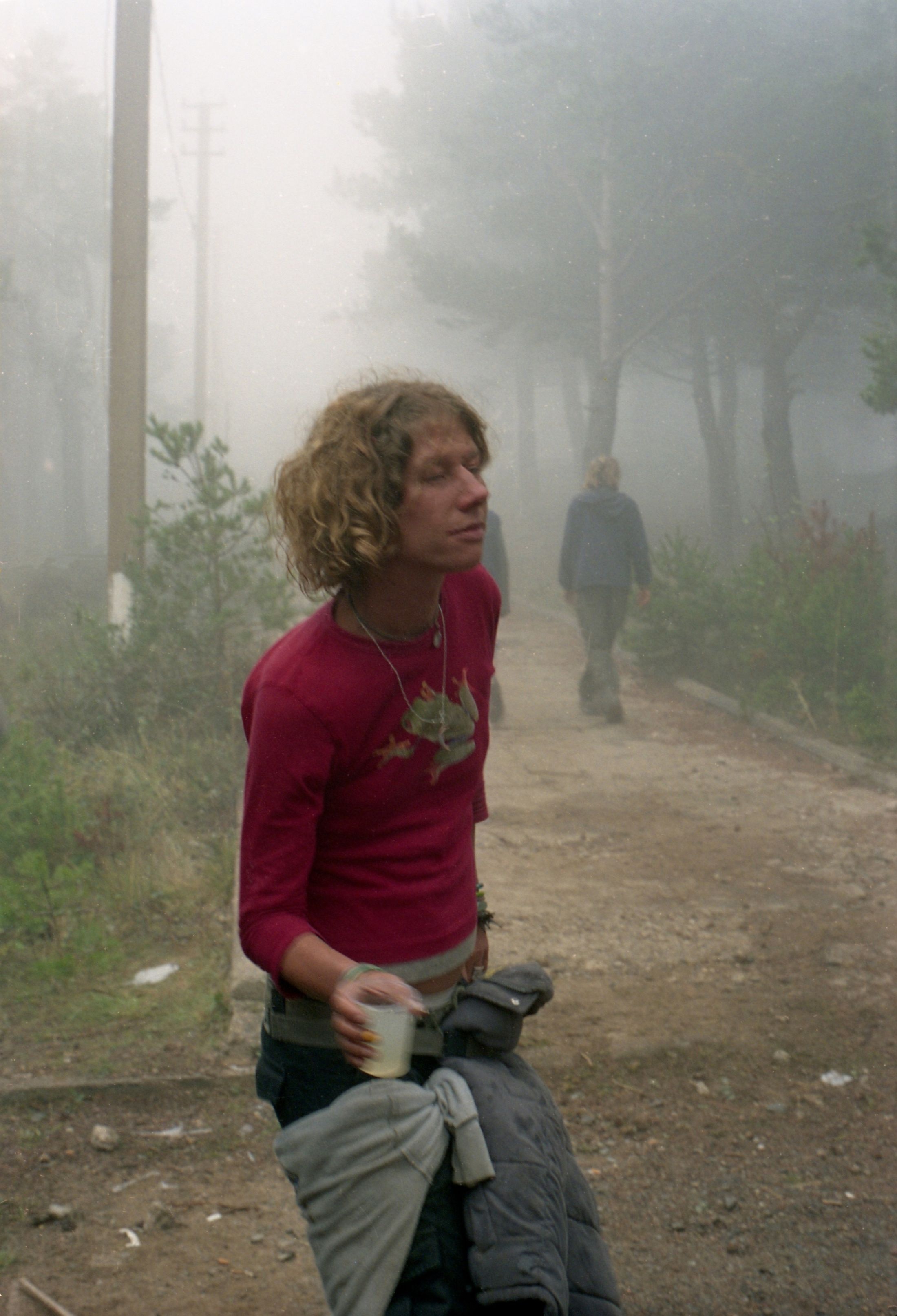 Thanh thieu nien chau Au noi loan anh 4