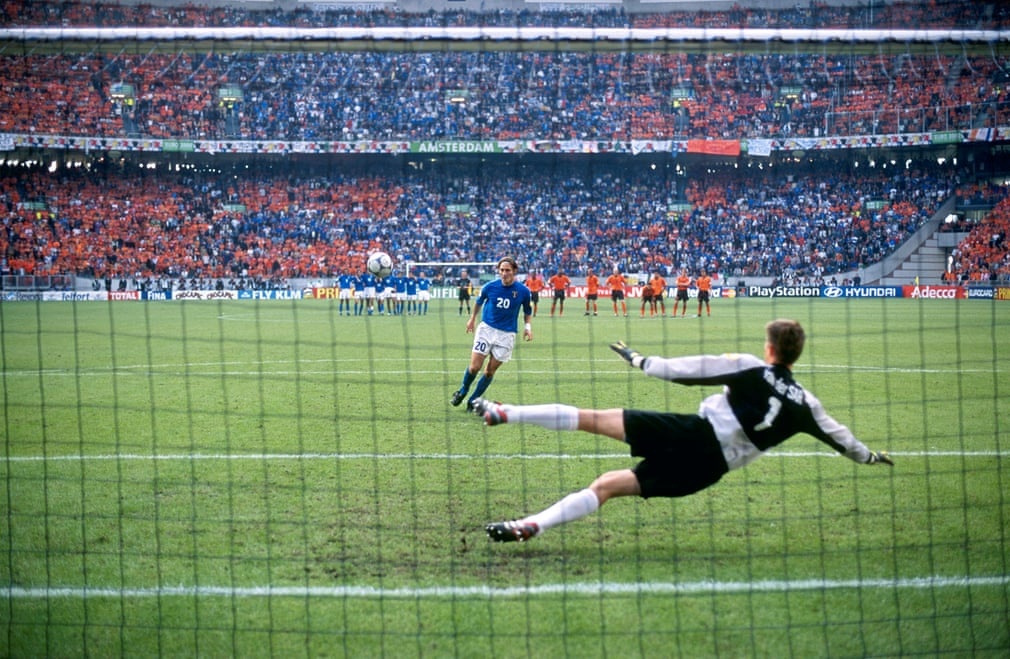 Bong da chau Au the ky 20 anh 2