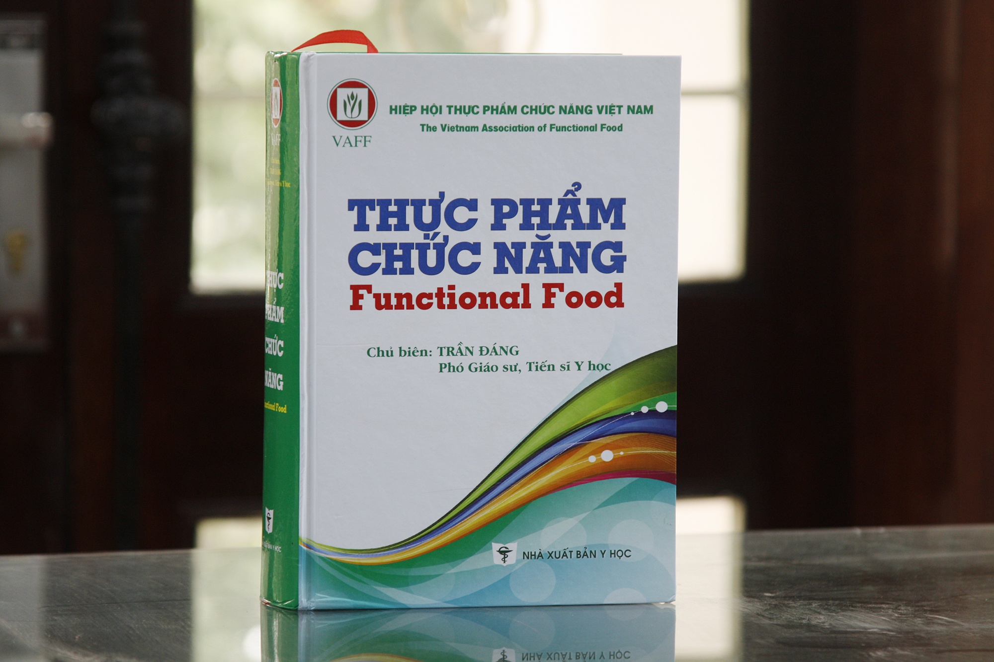 Sach cung cap kien thuc ve thuc pham chuc nang hinh anh