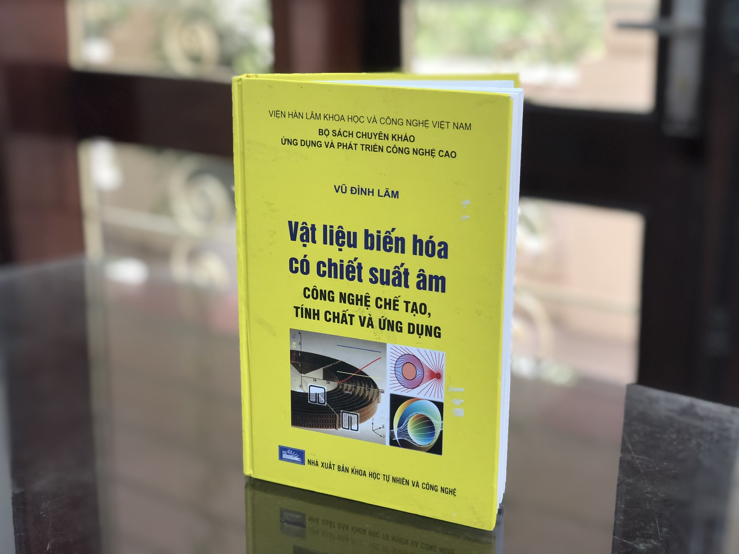 Sach chuyen khao vat lieu bien hoa chiet suat am anh 1