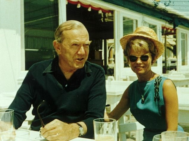 Nhung chuyen tinh lang man cua tac gia cuon “Nguoi My tram lang” hinh anh