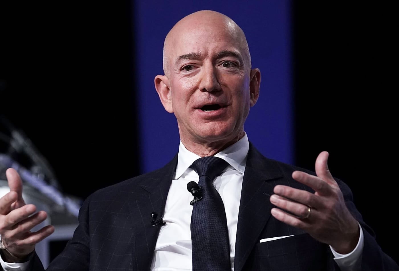 Jeff Bezos cong khai email de nhan phan hoi cua khach hang hinh anh