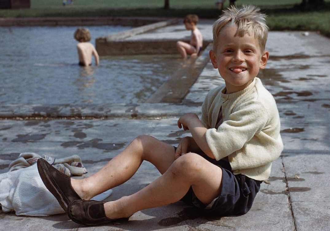 Khong gian doi song gia dinh nuoc Anh the ky 20 hinh anh