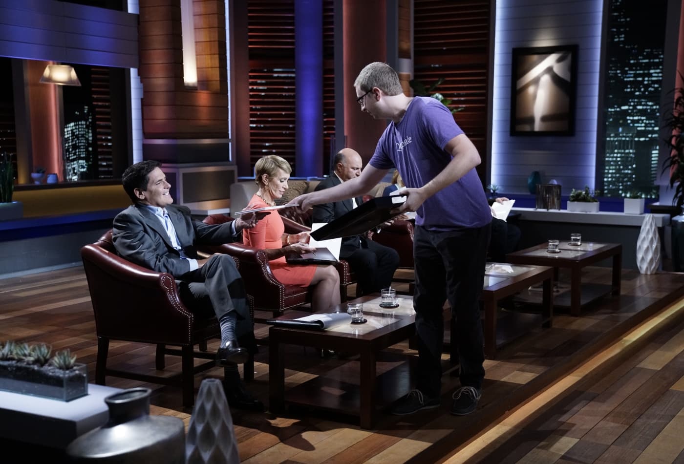 Ty phu doc sach anh 2