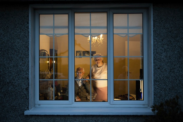 Nguoi dan Ireland o nha tranh dich Covid-19 anh 2