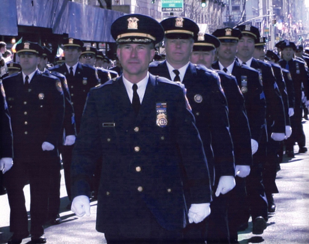 Loi ngoat cua mot toi pham tro thanh canh sat My hinh anh