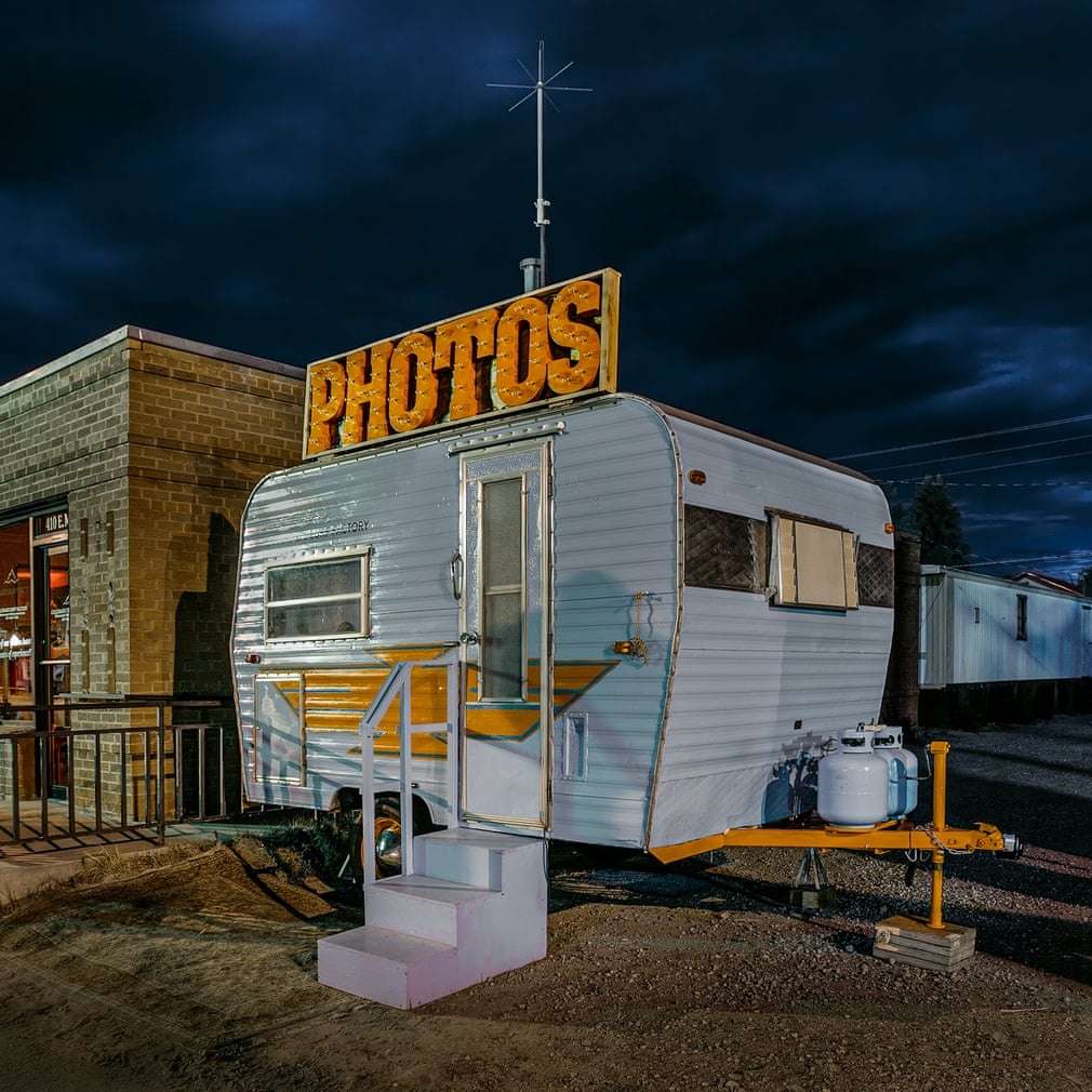 Thi tran nho nuoc My buoi dem anh 3