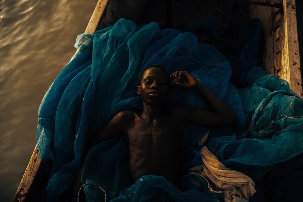 Nhung bi mat trong bong toi cua ho Volta, Ghana hinh anh