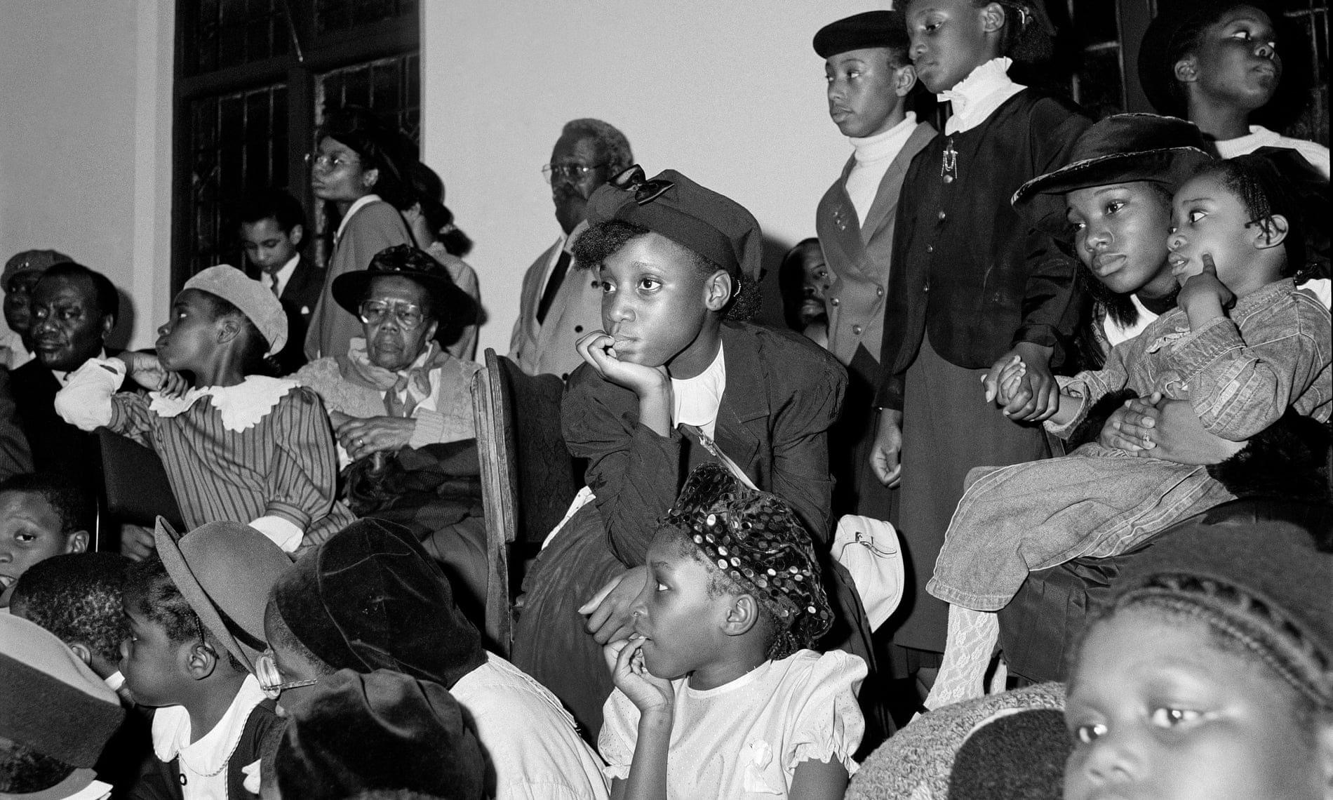 Anh ve cong dong da van hoa o London nam 1990 hinh anh