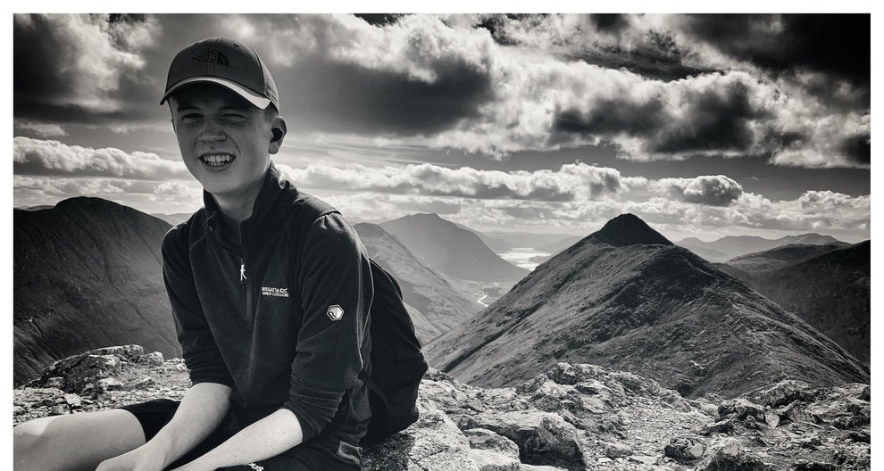 Cau be o Scotland ban sach anh de lam tu thien hinh anh