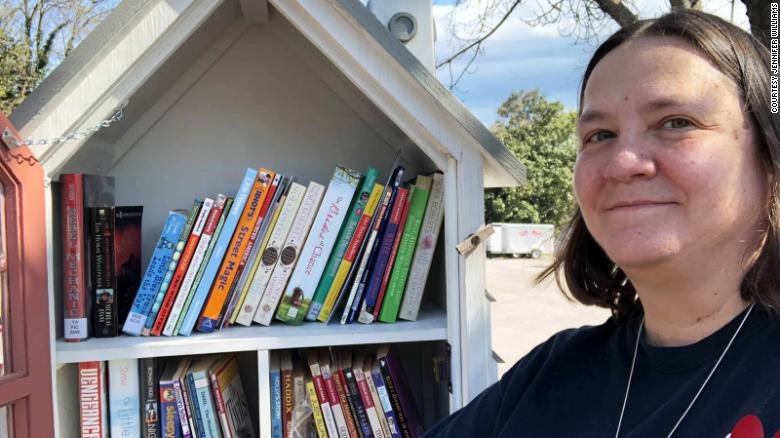 Nguoi phu nu My uoc mo tang mot trieu cuon sach cho cong dong hinh anh