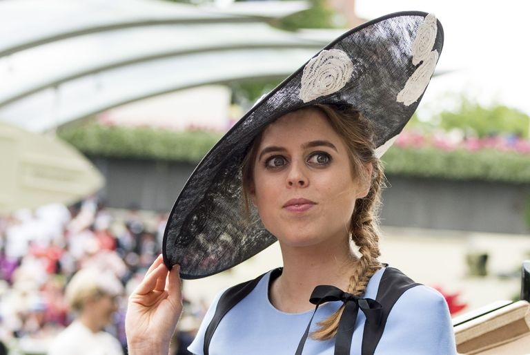 Cong chua Anh Beatrice gop loi ke cho cuon sach ve chung kho doc hinh anh