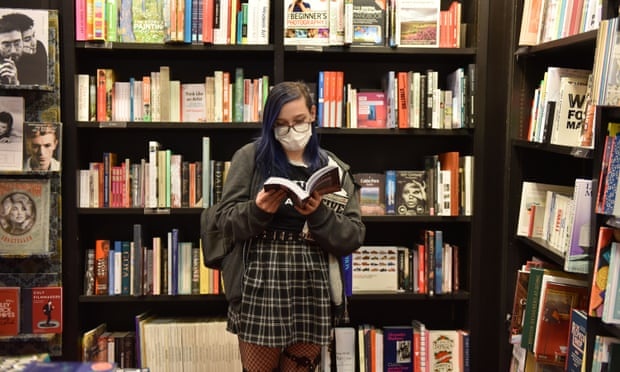 Doanh so ban sach tang manh tai Anh hinh anh