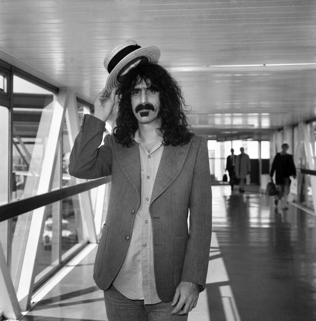 Thoi trang sao tai san bay anh 6