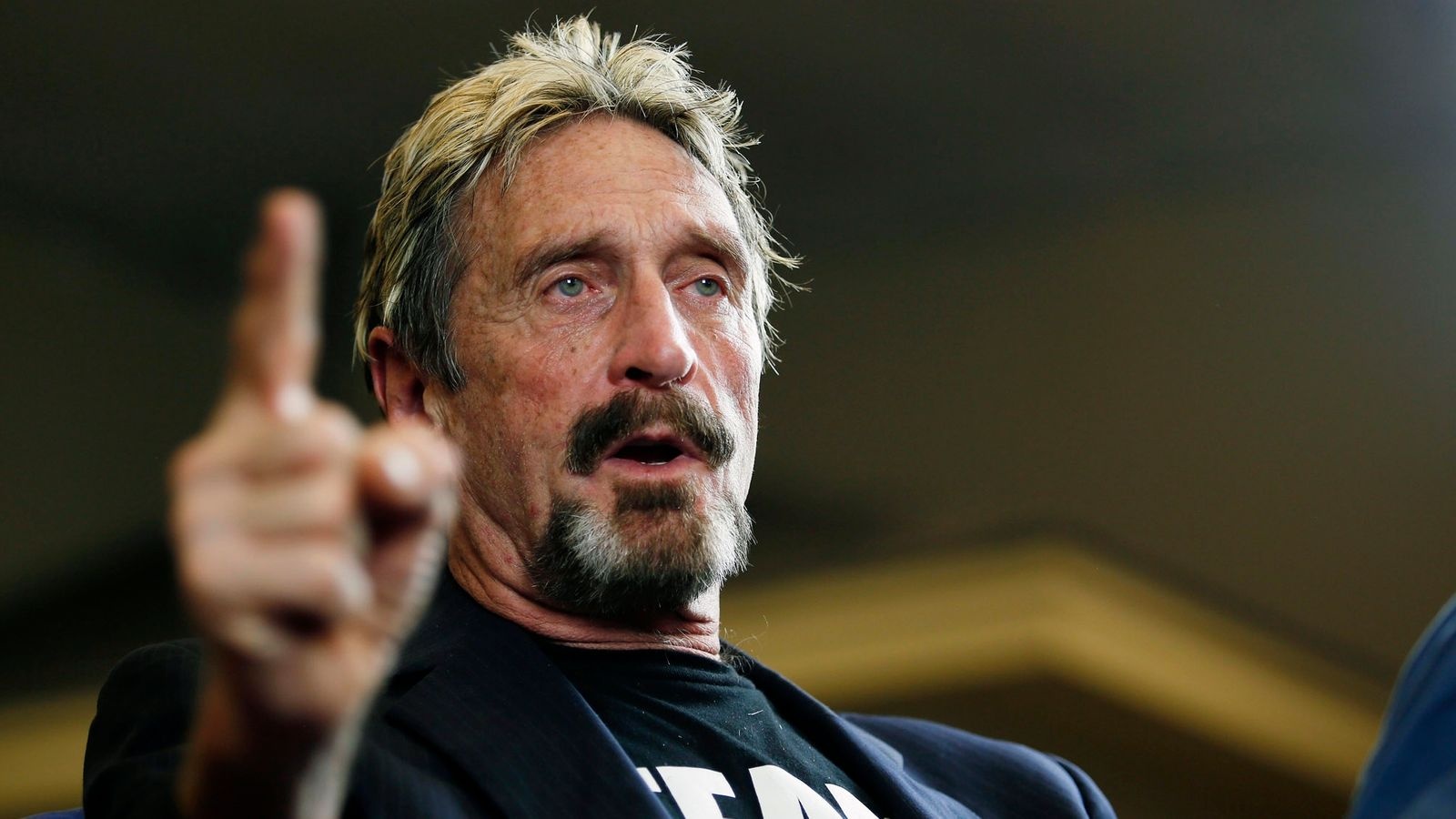 Sap ra mat tieu su ve nha sang lap McAfee hinh anh