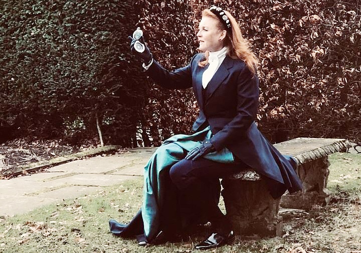 Nu cong tuoc xu York ky hop dong xuat ban sach moi hinh anh