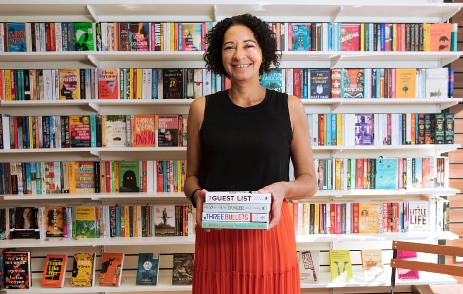 Hieu sach giua mua dich anh 1