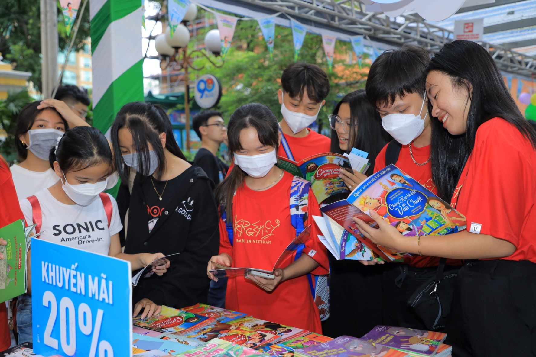 Hoi sach thieu nhi TP.HCM anh 1