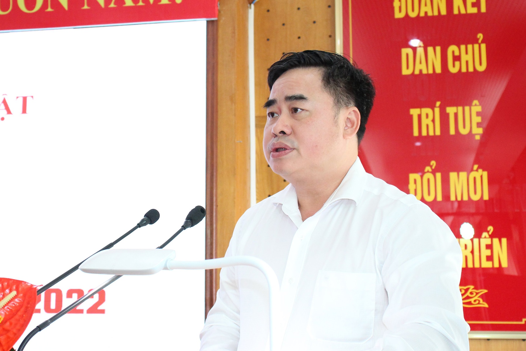 Nhieu tu sach dien tu phuc vu ban doc mien phi hinh anh