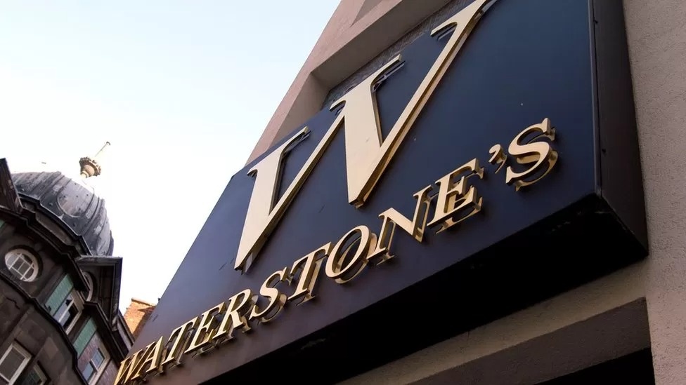 Doc gia bat binh vi su gian doan cua chuoi hieu sach Waterstones hinh anh